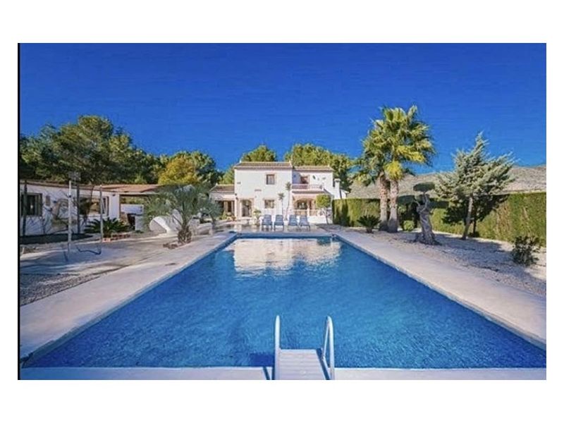 Foto 587cf8ee-76bf-48eb-83fa-3a985d79fd31. Casa amb aparcament piscina a Teulada