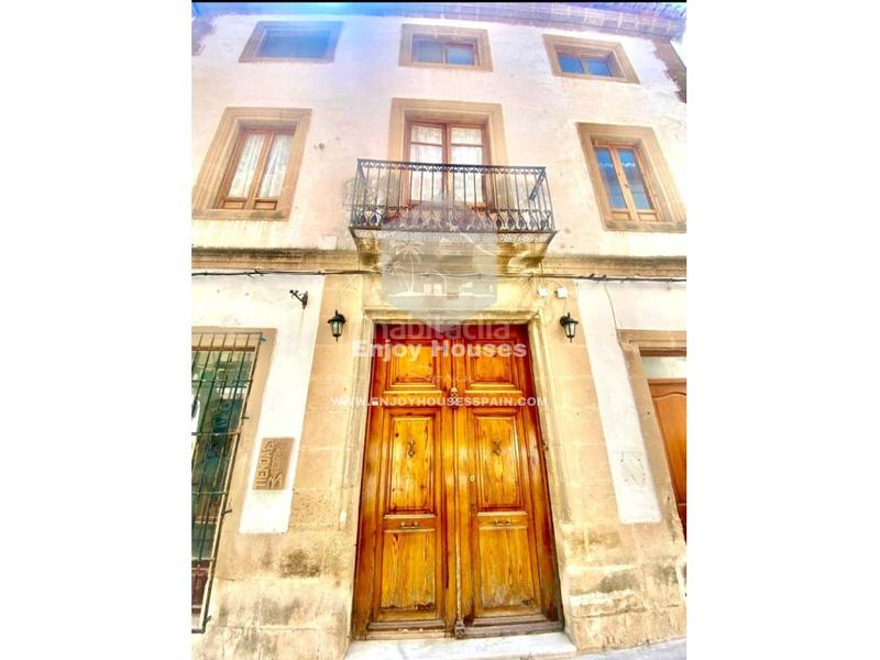 Foto 3327857c-6334-43f5-bebb-11fcc9dac612. Local comercial excepcional oportunidad de inversión en el casco antiguo de jávea en Xàbia