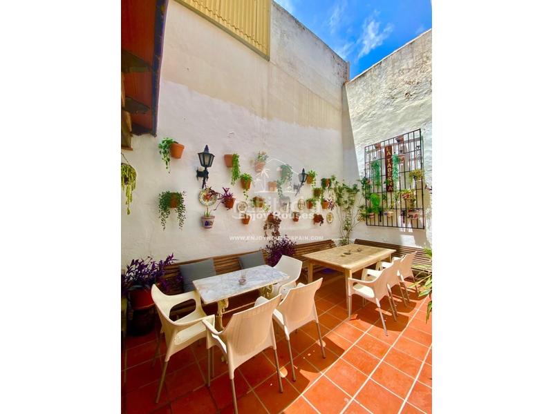 Foto 5ad4049a-202e-4018-9180-2f82ccf5f319. Local comercial excepcional oportunidad de inversión en el casco antiguo de jávea en Xàbia