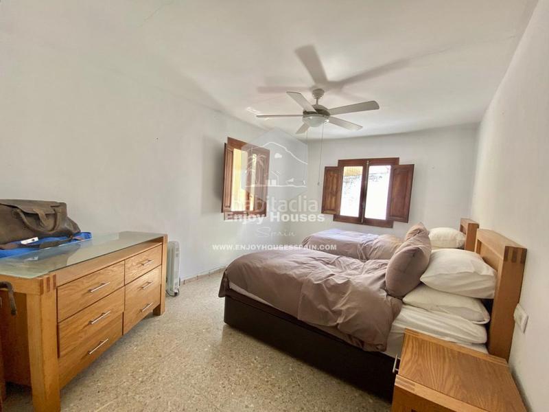 Foto 7bfbd215-f036-49a1-a6ee-bc1356ec6b09. Local comercial excepcional oportunidad de inversión en el casco antiguo de jávea en Xàbia