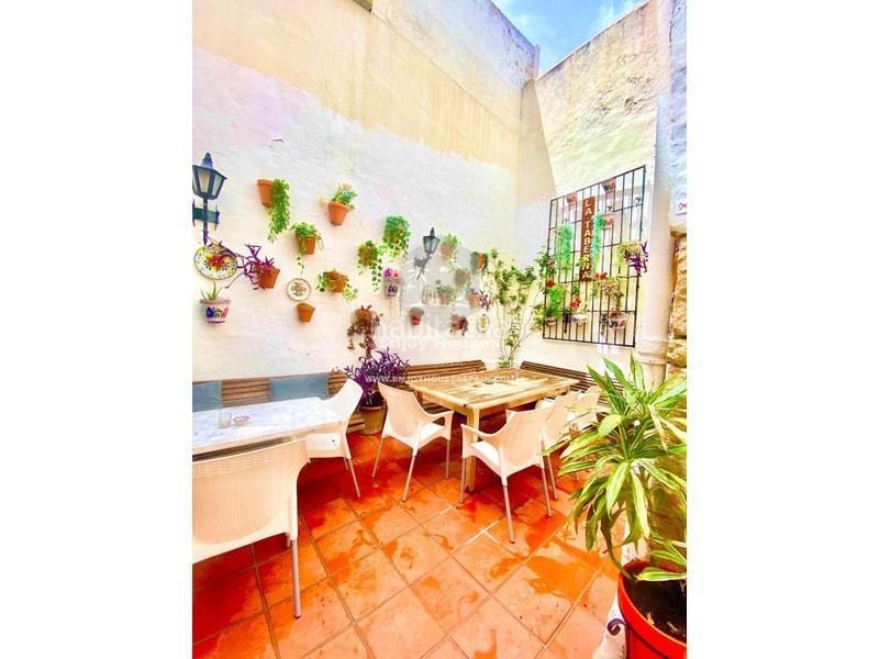 Foto d004af6f-c07d-4d98-b1ab-c931ced44b4c. Local comercial excepcional oportunidad de inversión en el casco antiguo de jávea en Xàbia