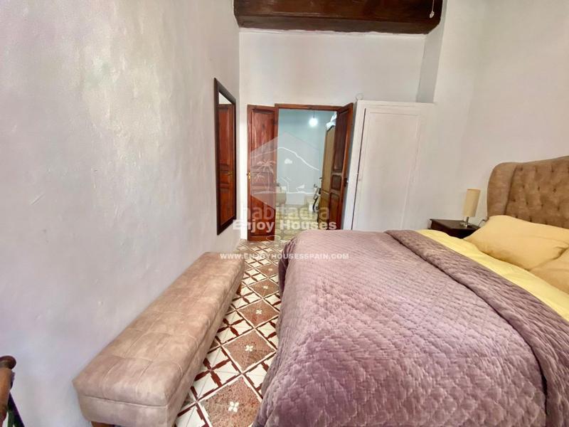 Foto db2321f2-f063-423e-bdb3-e2188f8ff202. Local comercial excepcional oportunidad de inversión en el casco antiguo de jávea en Xàbia