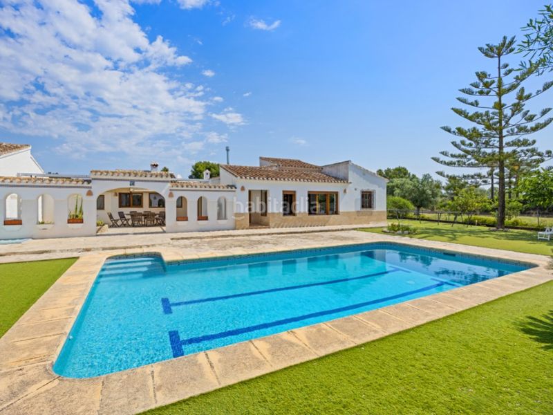 Foto 498fa949-3d14-4c02-b776-f35bf30b99fd. Casa amb calefacció piscina a Partida Comunes-Adsubia Xàbia