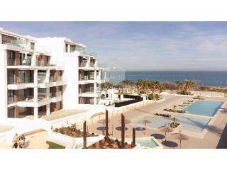 Dúplex a L'Almadrava - L'Estanyó. Elegante apartamento dúplex con terraza orientada al sur en lest