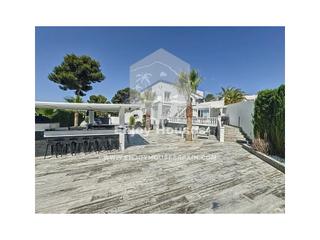 Maison à Pinar de Advocat-Cometa. Elegante villa en la codiciada zona de moraira