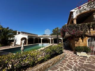 Casa a Montgó - Ermita. Villa encantadora orientada al sur con casa de huéspedes privada