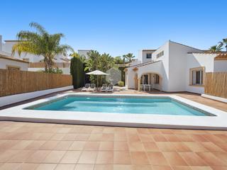 Casa  N/a. Bungalow en jávea con piscina privada 362.750 ,