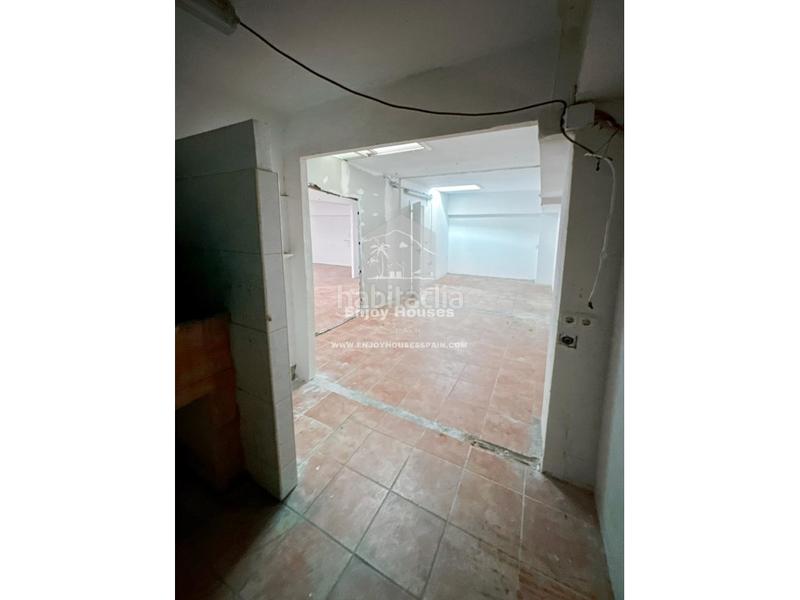 Foto 4d75ea9e-df15-4213-ad9e-4a38111b77ee. Local comercial  frente a las murallas del castillo en Dénia