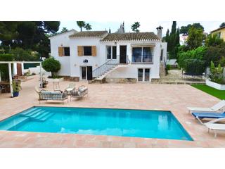 Haus in Cap Martí - El Tossalet - Pinomar. Encantadora villa de 4 dormitorios con piscina, a solo 8 minutos