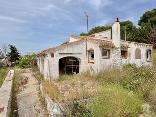 Maison à Partida Tosal - Zona dels Castellans. Encantadora villa con gran potencial en montgó, jávea  parcela e