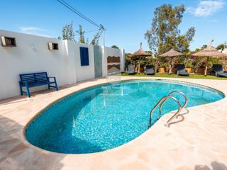Maison à Cap Martí - El Tossalet - Pinomar. Elegante villa renovada con estudios de invitados a solo 2 km de