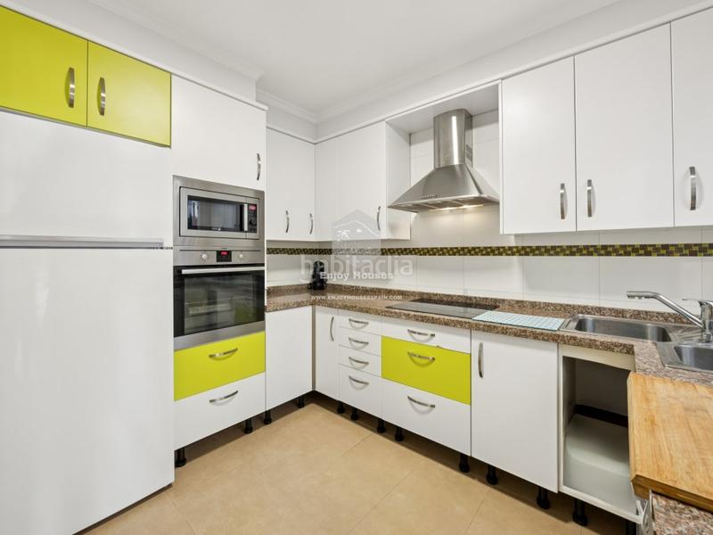 Foto 1f01ee91-4ed6-4517-9ae0-15b9e2d5c3df. Casa a schiera in El Puerto Dénia