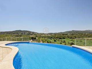 Casa en Partida Comunes-Adsubia. Elegante villa tradicional con vistas al montgó, piscina infinit