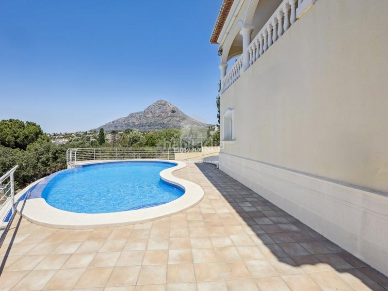 Foto 69cbc811-9156-4f8e-9199-7442c2db73d9. Casa amb aparcament piscina a Partida Comunes-Adsubia Xàbia