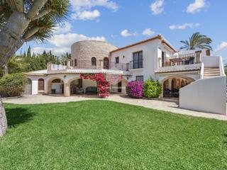 Casa en Partida Tosal - Zona dels Castellans. Gran villa con espaciosa casa de invitados en jávea con un total