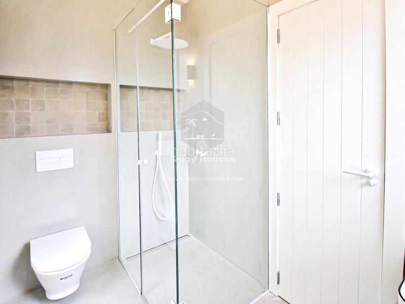 Foto 24cf4ac5-9744-44ca-bf1f-ebf6fc624e1b. Casa moderna villa de lujo con casa de invitados en las rotas, 5 dormitorios, máxima privacidad y acabados superiores en Dénia