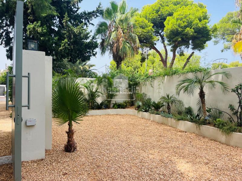 Foto 37de39ce-4d27-4ad1-ac6f-0fcdbce872f2. Casa moderna villa de lujo con casa de invitados en las rotas, 5 dormitorios, máxima privacidad y acabados superiores en Dénia