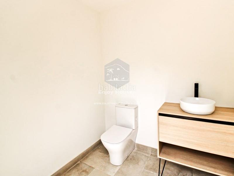 Foto a46cb7c4-30ed-47b9-ab5f-2ed7181abd43. Casa moderna villa de lujo con casa de invitados en las rotas, 5 dormitorios, máxima privacidad y acabados superiores en Dénia