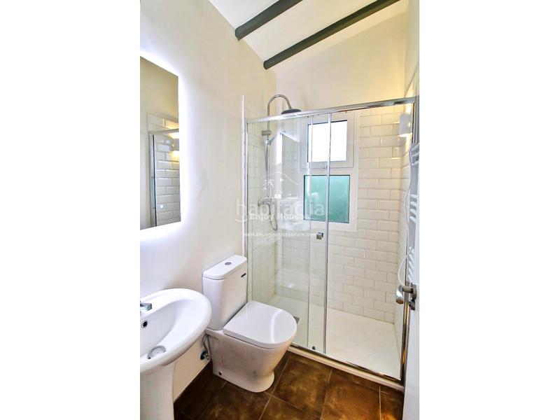 Foto b11d0e90-2f1b-4f0a-85a2-cb4502090fb9. Casa moderna villa de lujo con casa de invitados en las rotas, 5 dormitorios, máxima privacidad y acabados superiores en Dénia