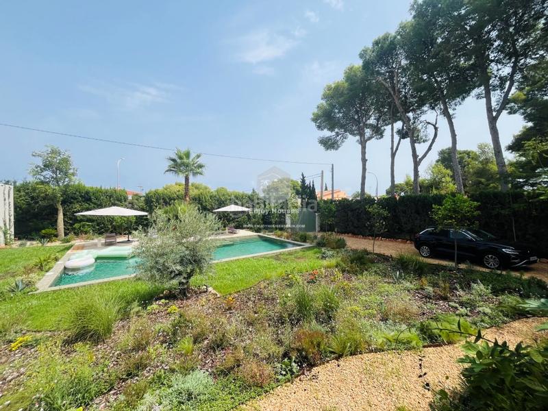 Foto cf479bc4-3c79-44d7-8643-807b9a87113d. Casa moderna villa de lujo con casa de invitados en las rotas, 5 dormitorios, máxima privacidad y acabados superiores en Dénia