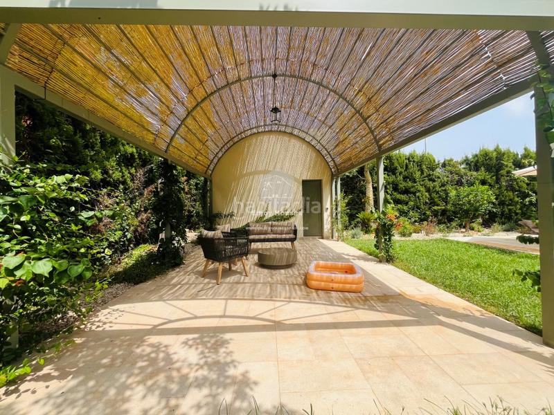 Foto cfd563f1-9e0d-45be-85f9-1b2b9b3cc3bc. Casa moderna villa de lujo con casa de invitados en las rotas, 5 dormitorios, máxima privacidad y acabados superiores en Dénia