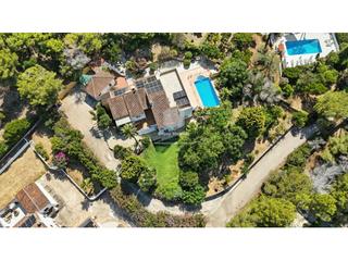 Casa a Partida Comunes-Adsubia. Espaciosa villa renovada con apartamento independiente, piscina,