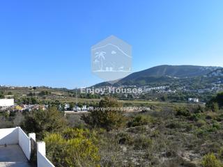 Maison à Benimeit-Tabaira. Espaciosa villa renovada en una vasta parcela privada en moraira