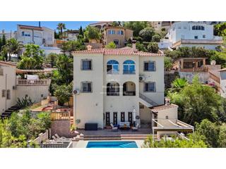 Maison à Pedreguer. Elegancia mediterránea con vistas panorámicas en monte pedreguer
