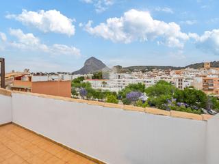 Dúplex a Centro Ciudad. Ático dúplex orientado al sur con vistas panorámicas al mar en e