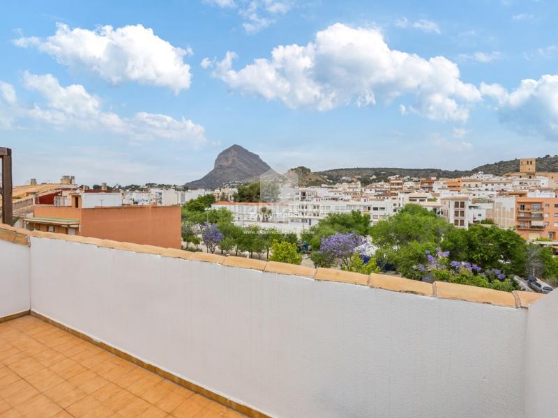 Foto 2bcf2b80-0be2-4baa-8135-ff09584f7aef. Dúplex amb aparcament a Centro Ciudad Xàbia