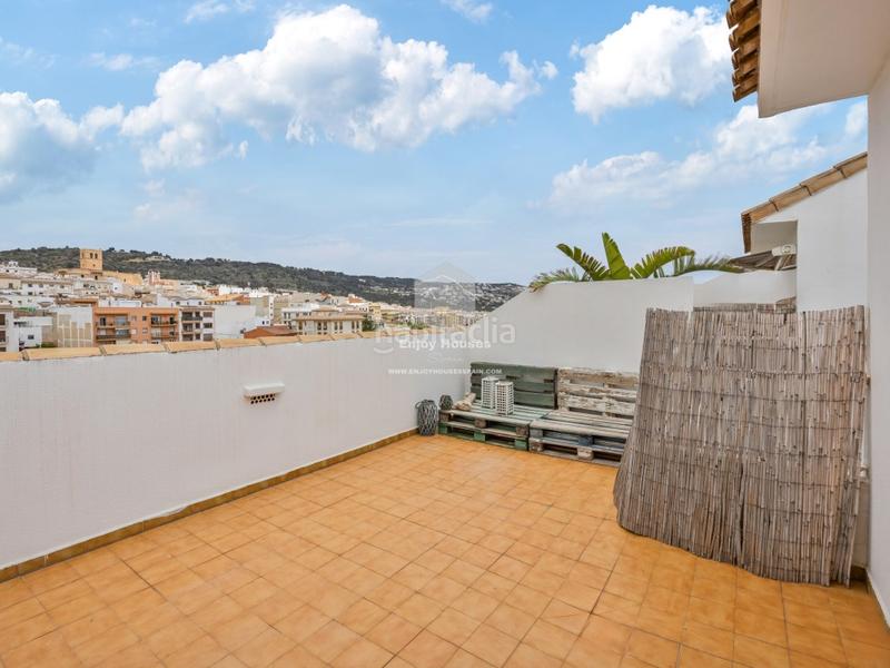 Foto 6a56f732-c5b2-42ea-bed7-0e072d96aa53. Dúplex amb aparcament a Centro Ciudad Xàbia