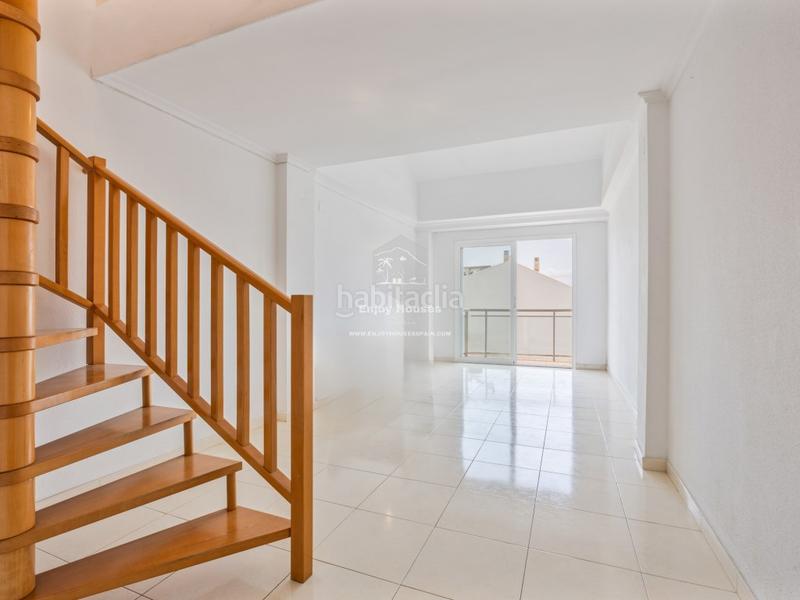 Foto 6ee209d6-7ffa-4528-a142-79e97cab9e42. Dúplex amb aparcament a Centro Ciudad Xàbia