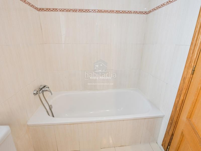 Foto f4772ffc-83c0-42fe-98b5-abdb19e00c0f. Dúplex amb aparcament a Centro Ciudad Xàbia