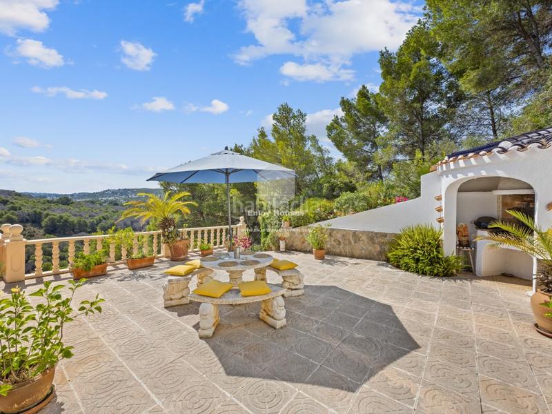 Foto eb9933e2-c8ba-45e0-8d21-ded5cb56ba11. Casa villa tradicional con vistas panorámicas al mar y total privacidad sol de este, jávea en Xàbia