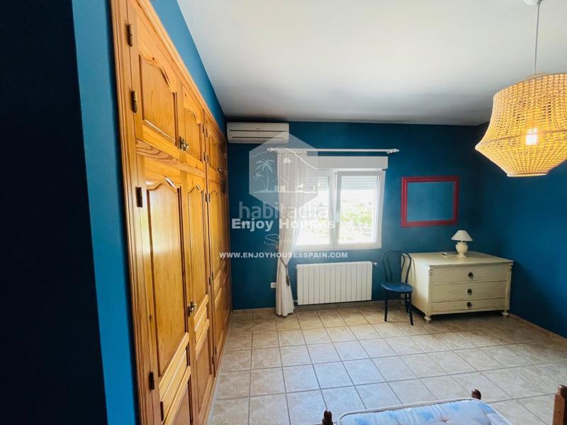 Foto 0ed79905-bd4c-45eb-9dbe-e4c64fee5b16. Rent house in La Granadella - Costa Nova Xàbia