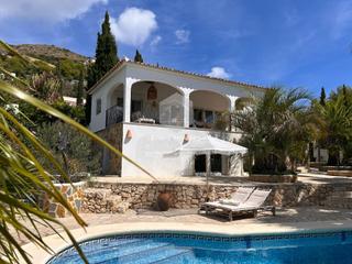Casa a Partida Tosal - Zona dels Castellans. Villa restaurada de estilo ibicenco con oasis privado y estudio