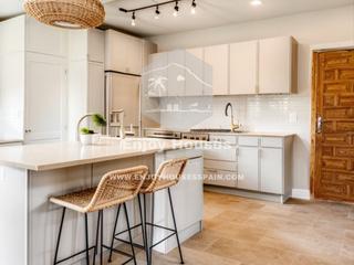 Maison à Partida Tosal - Zona dels Castellans. Villa restaurada de estilo ibicenco con oasis privado y estudio