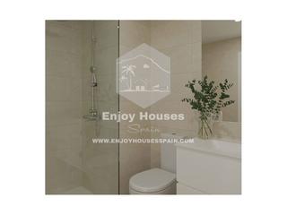 Apartament a Centro Ciudad. Moderno apartamento de 2 dormitorios con acceso al balcón desde