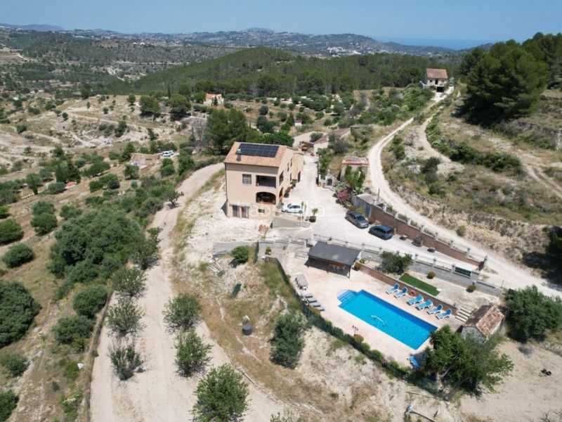 Foto eefdae87-7bb4-4288-a365-dd7bef85d23d. Casa amb piscina a Benissa pueblo Benissa