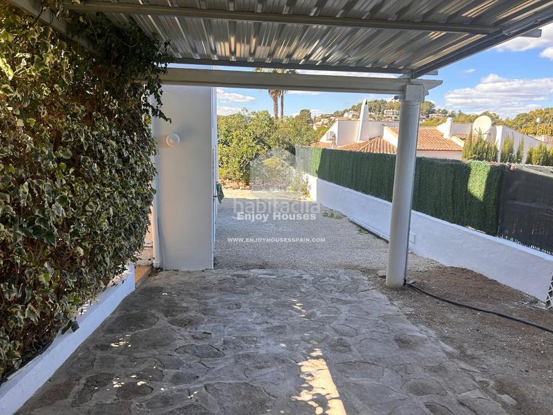 Foto 4c068500-7a3c-4a47-b2e4-d50080a47263. Casa espaciosa villa independiente con dos entradas, jardín privado y piscina en pinosol en Xàbia