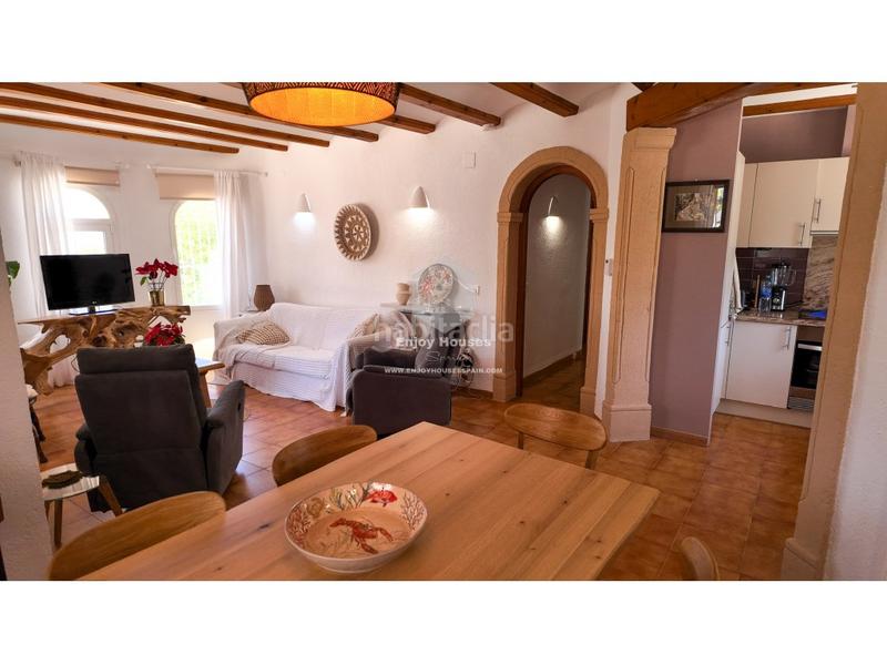 Foto 8c004fb7-0210-4002-b4be-cca38bb822c2. Casa espaciosa villa independiente con dos entradas, jardín privado y piscina en pinosol en Xàbia