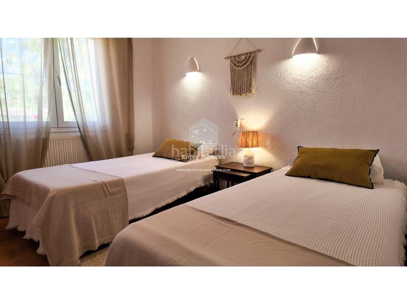 Foto 8ff40daa-7610-4170-8703-f3e41254041a. Casa espaciosa villa independiente con dos entradas, jardín privado y piscina en pinosol en Xàbia