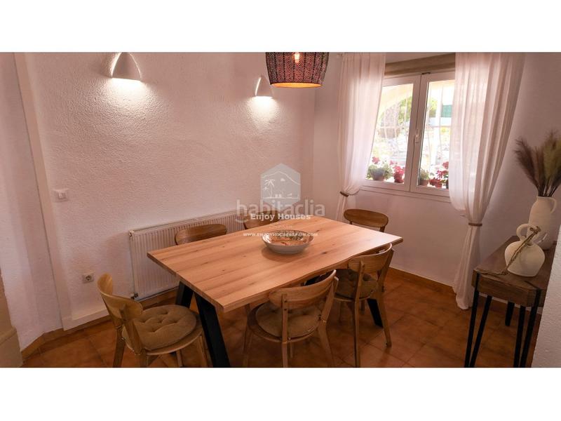 Foto cde2fc55-a39c-44b0-a6d8-0690aa8dd81e. Casa espaciosa villa independiente con dos entradas, jardín privado y piscina en pinosol en Xàbia