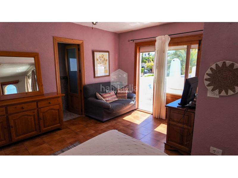 Foto d412bd95-63fe-41dd-97d0-6d26f1c64f29. Casa espaciosa villa independiente con dos entradas, jardín privado y piscina en pinosol en Xàbia