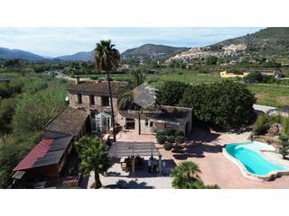Casa a Xaló. Impresionante molino de agua del siglo xviii transformado en una