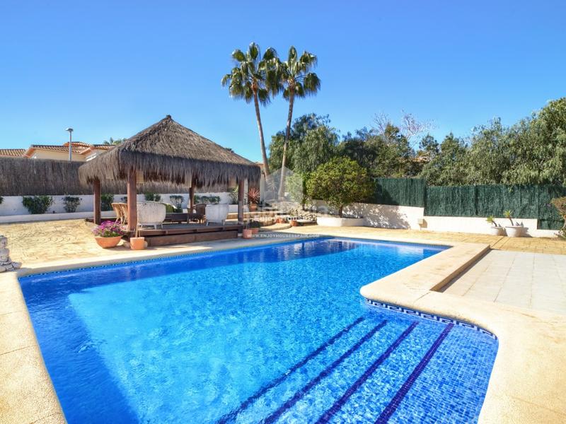 Foto 5715c646-6c9f-4534-aaed-c0d433de7469. Casa con piscina in Partida Comunes-Adsubia Xàbia