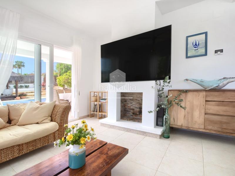 Foto 7f36bbd8-3600-4b04-aba7-c7a6ea954357. Casa con piscina in Partida Comunes-Adsubia Xàbia