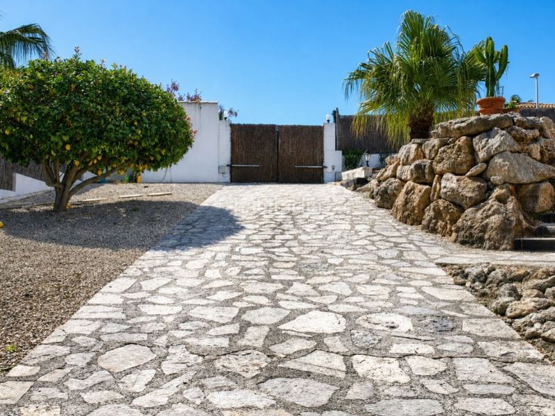 Foto ff3ae1aa-f1e9-4e0d-a570-a108cf6f021a. Casa amb piscina a Partida Comunes-Adsubia Xàbia