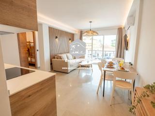 Apartament a Centro Ciudad. Luminoso apartamento esquinero de 3 dormitorios en el corazón de
