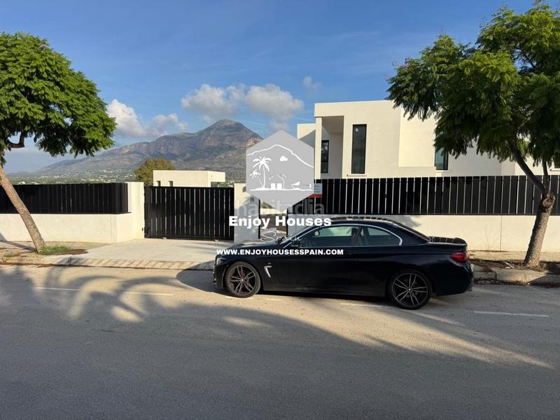 Foto bbcff66c-4e4d-483b-97b5-b51f3ed4cb56. Casa amb aparcament piscina a Partida Comunes-Adsubia Xàbia